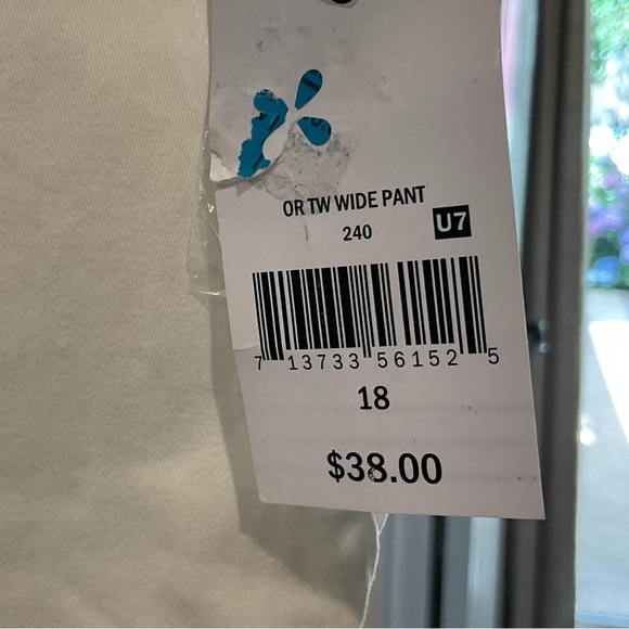 NWT Ophelia Roe Women’s White Stretch Capri Size 18 - Picture 2 of 6